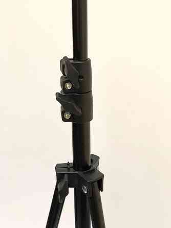 Штатив-тренога сложный, для студийных и кольцевых ламп высотой 2.1 m Киев