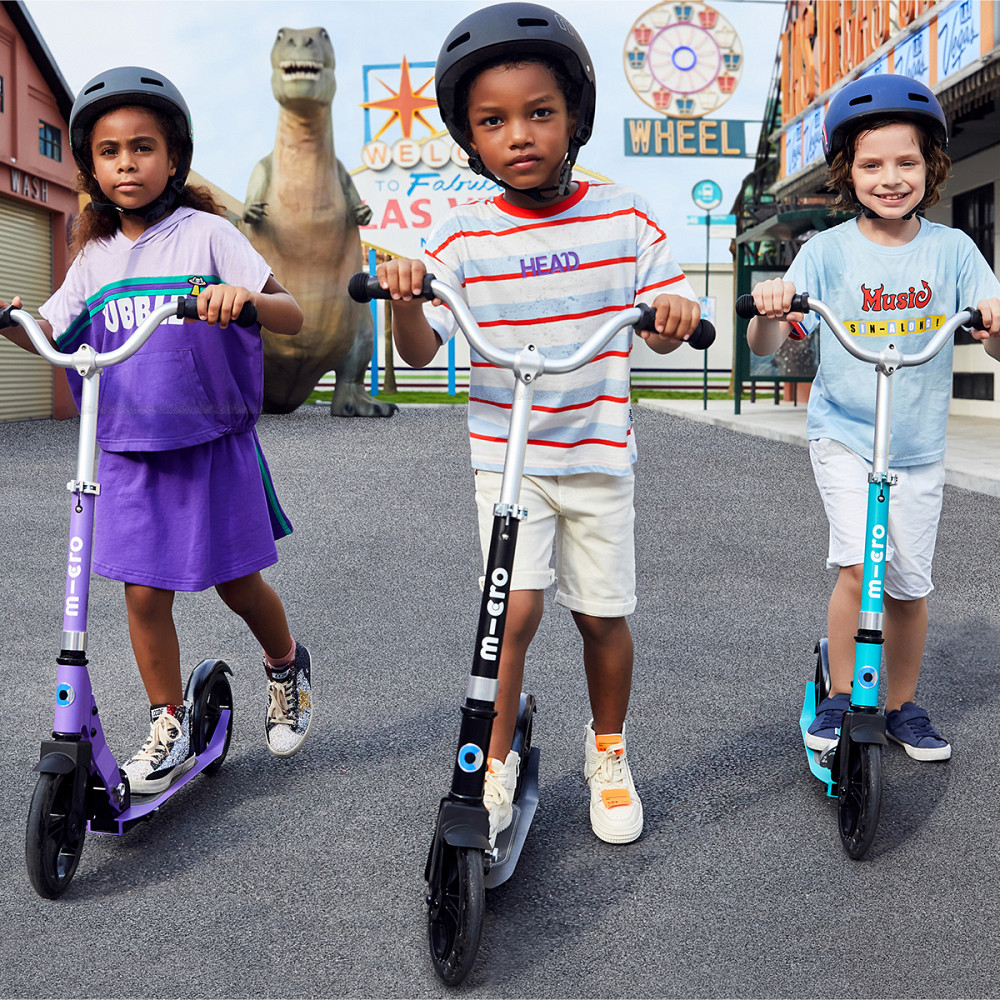 Захисний шолом Micro - Зелений з малюнком навушників Дніпро - фото 6