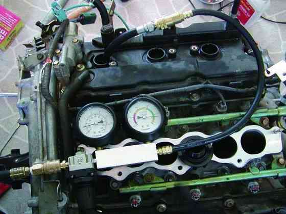 Тестер витоку в циліндрах з набором адаптерів, 4 пр (0-7 bar, М12х1.25, М14х1.25) ROCKFORCE RF-902G3 Одеса