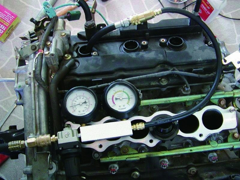 Тестер витоку в циліндрах з набором адаптерів, 4 пр (0-7 bar, М12х1.25, М14х1.25) ROCKFORCE RF-902G3 Одеса - фото 2