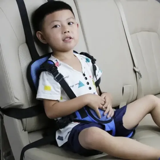 Бескаркасное детское автокресло, кресло для ребенка в машину, детское автомобильное кресло Коломыя