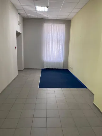 Невеликий офіс в районі ЖК "Панорама" свіжий ремонт, 2 вікна, своя вода і каналізація, кондиціонер. Дніпро