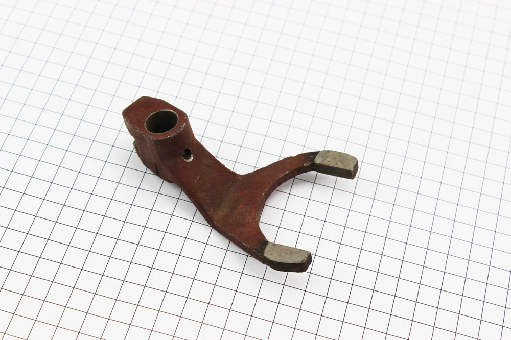 Вилка шестерні 2 та 3 передачі КПП Jinma 200/204/240/244 (160.37.143-1) Київ - фото 1