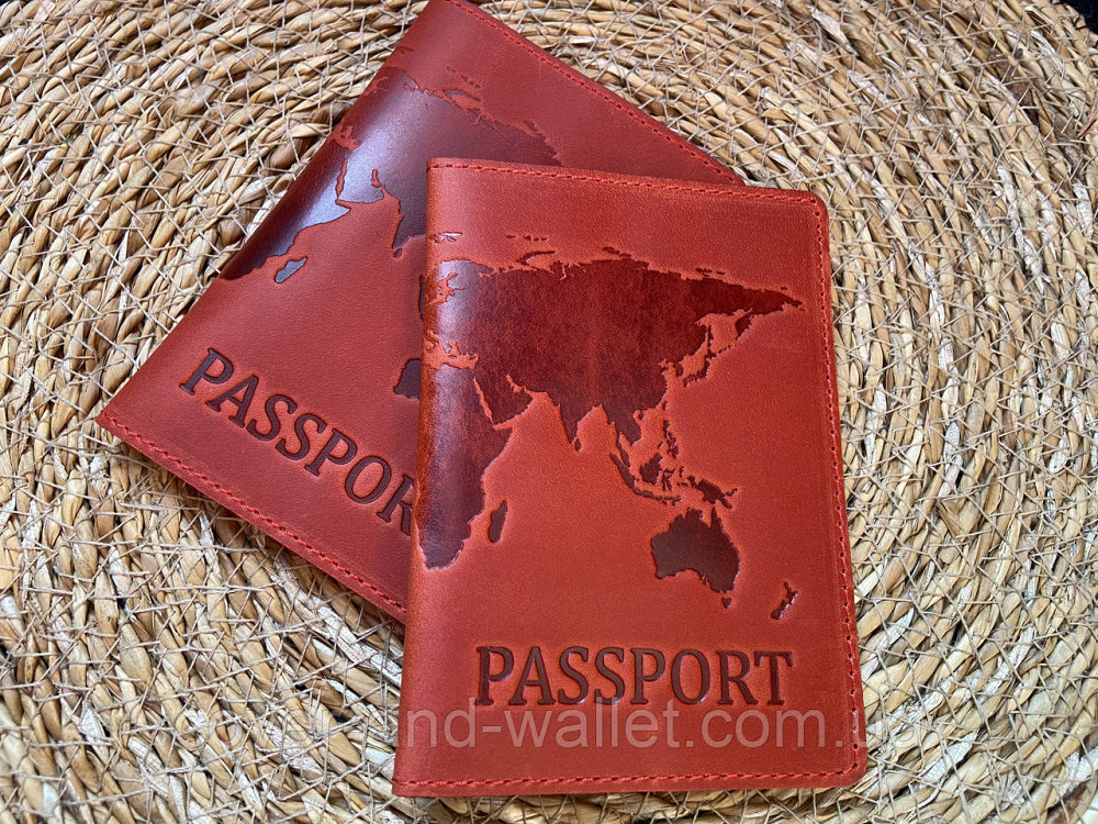 Обкладинка на паспорт з тисненням карта світу з вінтажної шкіри червоного кольору ST Leather Київ - фото 4