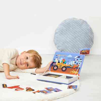 Розвиваюча іграшка Janod Магнітна книга Будівництво 70 елементів (J02526) Вінниця