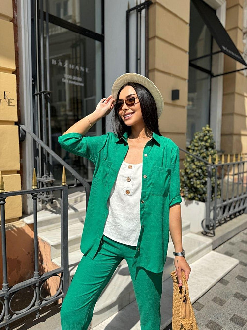 Женский легкий прогулочный костюм тройка: рубашка майка и брюки шелковый креп жатка Зелёный, 46/48 Одесса - изображение 1