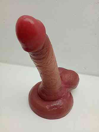 Фалоімітатор на присосці реалістичний Луцк