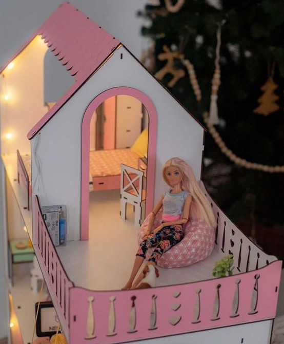 Кукольный дом с освещением Кукольной Домик + подарок мебель Барбы. Киев - изображение 6