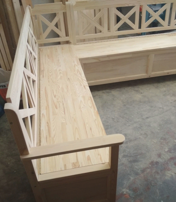 Угловая кухонная скамейка 