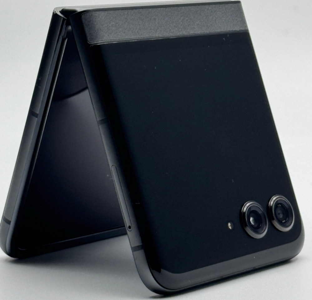 Смартфон Motorola Razr 2024 XT24553 8/256Gb. Киев - изображение 4