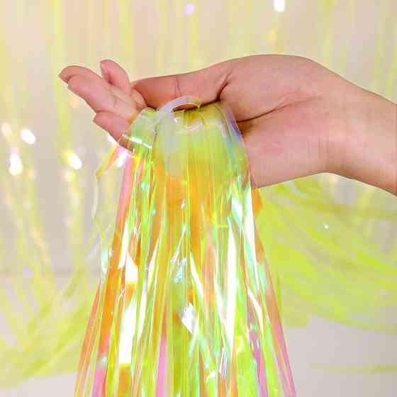 Для фото зони дощик 2 м на 1 м перламутрово-жовтий Київ