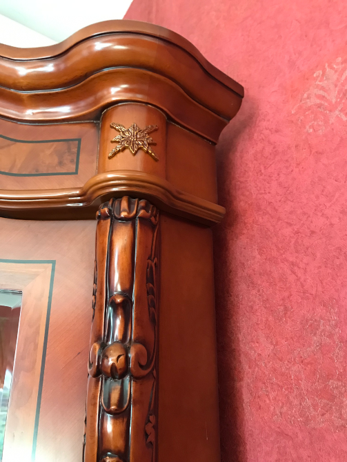 Угловая большая тумба витрина в зале Харьков - изображение 3