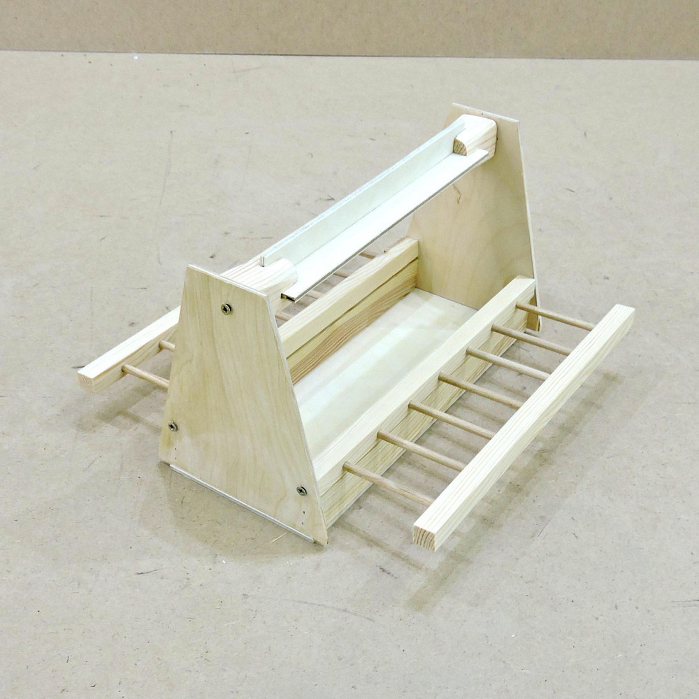 Деревянная кормушка для голубей 