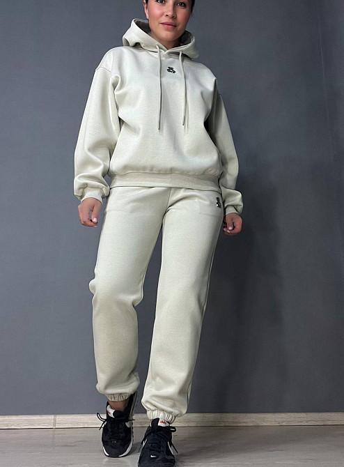 Костюм жіночий A-N 2735 з ведмедиком в камінцях -худі та штани бежевий, бежевий, L Київ - фото 11