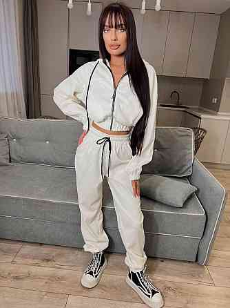 Женский прогулочный спортивный костюм двойка: кофта и штаны микровельвет Молочный, 46/48 Одесса