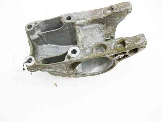 Mercedes-Benz  A2702230138 Кронштейн проміжного валу та півосі CLA C117 CLA Shooting Brake X117 GLA X156 A-class W176 B-class W242 B-class W246 Одесса