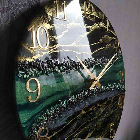 Настіний годинник з епоксидної смоли ручної роботи Дніпро
