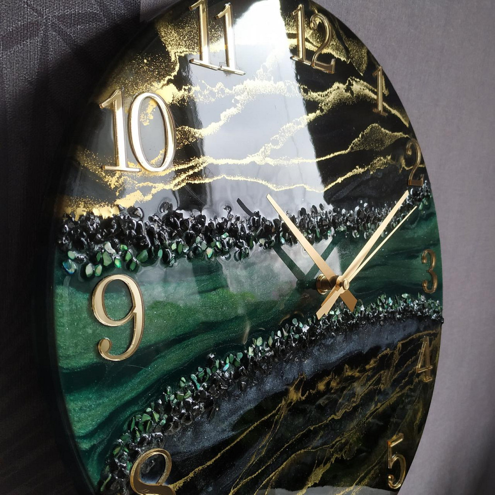 Настіний годинник з епоксидної смоли ручної роботи Дніпро - фото 3