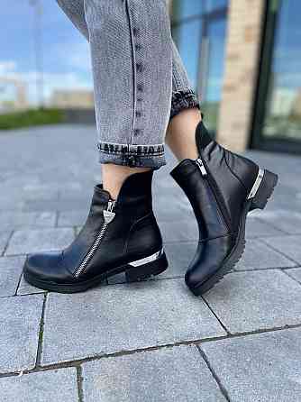 Черевики жіночі D and V чорні натуральна шкіра зима висота 14см подошва 1/3,5см (2202) Коломыя