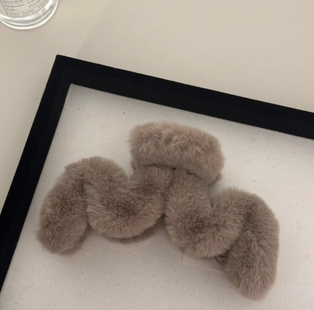 Шпилька крабік із хутра Сміла - фото 4