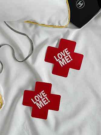 Накладка на груди стікіні Love me пестіси наклейка прикраса для сосків з написом червона Одеса