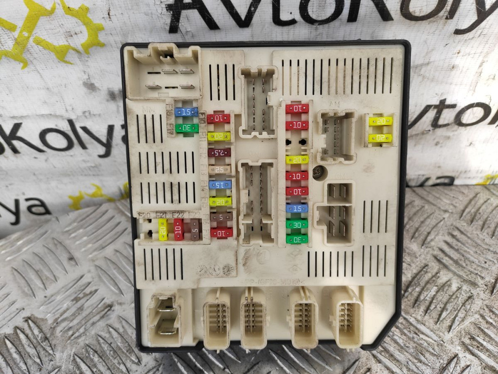 Блок запобіжників Renault Megane III 2008-2015 (284B60168R) Ковель - фото 3