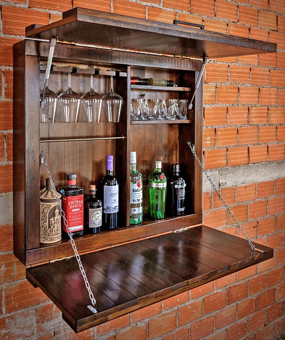 Настенный бар 