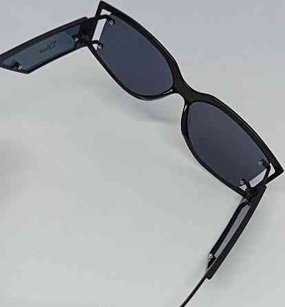 Женские брендовые очень стильные очки черные однотонные в черном метал. Киев