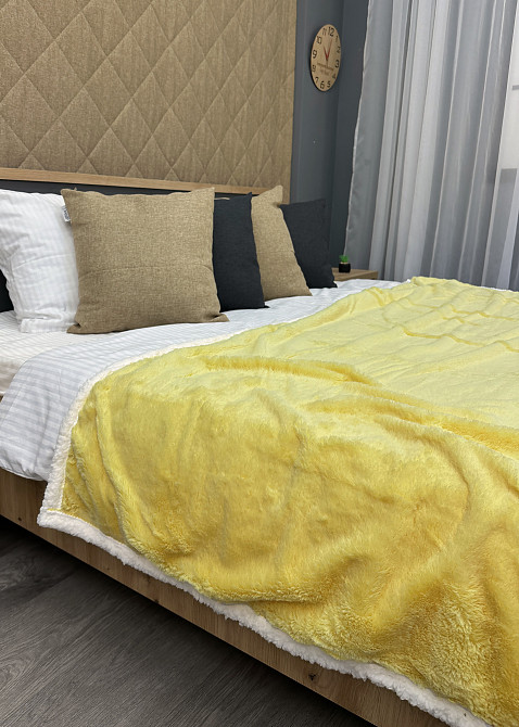 Плед двосторонній 155х200 см (+-5см) із штучною овчиною та хутром Жовтий з білим (87-081) Київ - фото 5