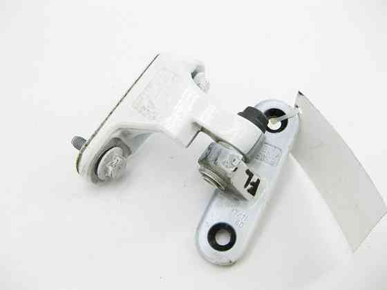 Mercedes-Benz  A2467201137 Верхня петля передніх лівих дверей CLA Shooting Brake X117 CLA C117 GLA X156 A-class W176 B-class W242 B-class W246 Одеса