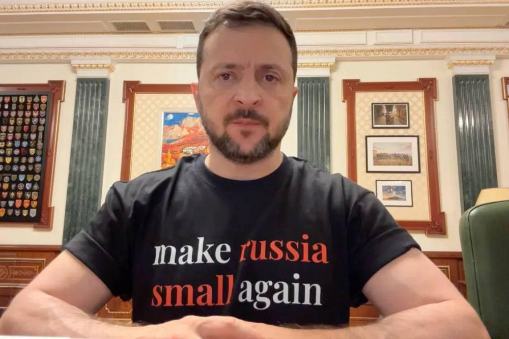 Футболка як у Зеленського "make russia small again" зробимо росію маленькою знову Чернівці - фото 1