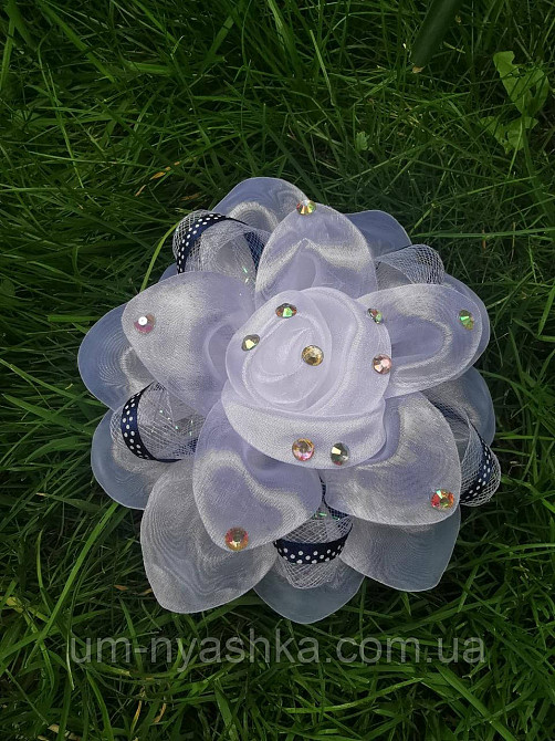 Бант большой школьный бело-синий 15 см Кривой Рог - изображение 1