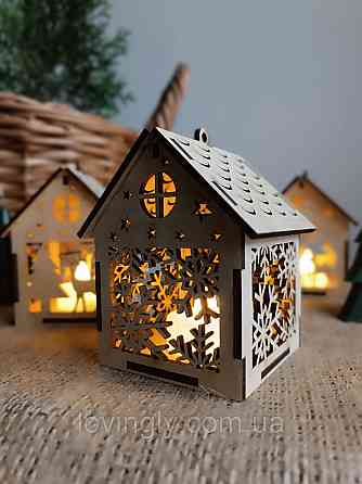Святковий будиночок-нічник з дерева з LED підсвіткою 13 см — ідея для подарунка Ірпінь
