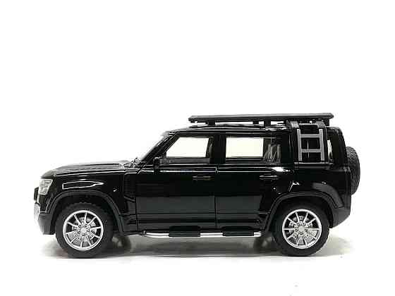 Машина Автосвіт Land Rover Defender інерційна масштаб 1:24 відчиняються двері капот багажник 21 см Чорна (AP-2018) Чернігів
