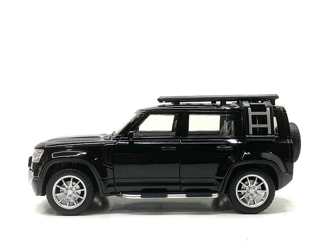 Машина Автосвіт Land Rover Defender інерційна масштаб 1:24 відчиняються двері капот багажник 21 см Чорна (AP-2018) Чернігів - фото 3