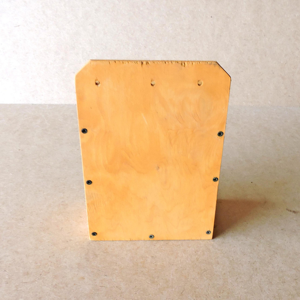 Кормушка садовая для птиц 