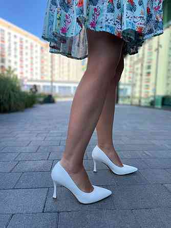 Loretta Стильні туфлі на тонких підборах жіночі весна-осінь зі штучної шкіри білі (5451) р. 36- Коломия