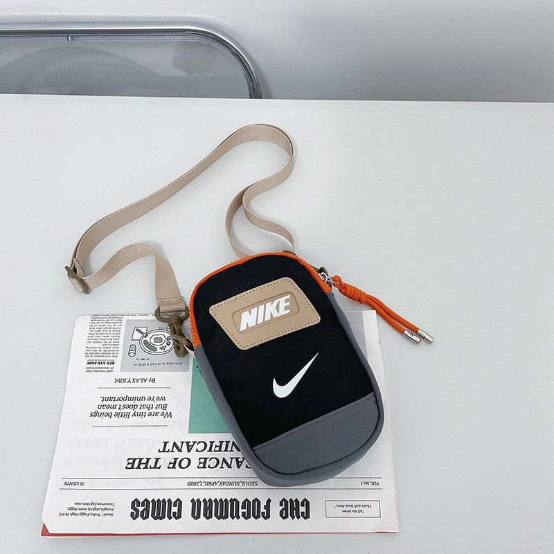 Сумка через плече Nike 19 × 12 чорний Запоріжжя - фото 1