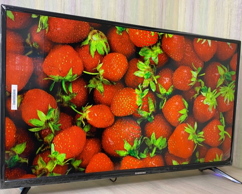Тонкий Телевизор: Samsung Smart TV, 42
