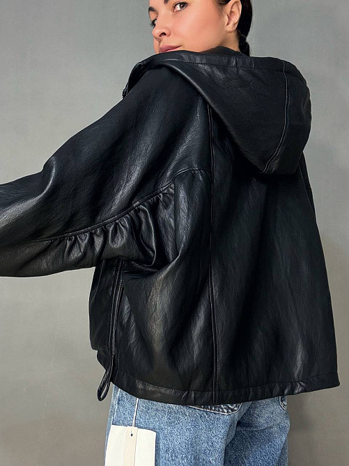 Куртка женская Ou Mai JY-08 из экокожи с капюшоном оверсайз черная, черный, M Киев - изображение 7