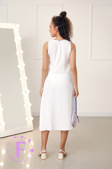 Летний женский костюм с юбкой 