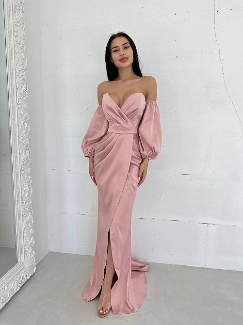 Женское роскошное вечернее платье со шлейфом и съемными рукавами из королевского атласа Пудровый, M Одесса - изображение 2