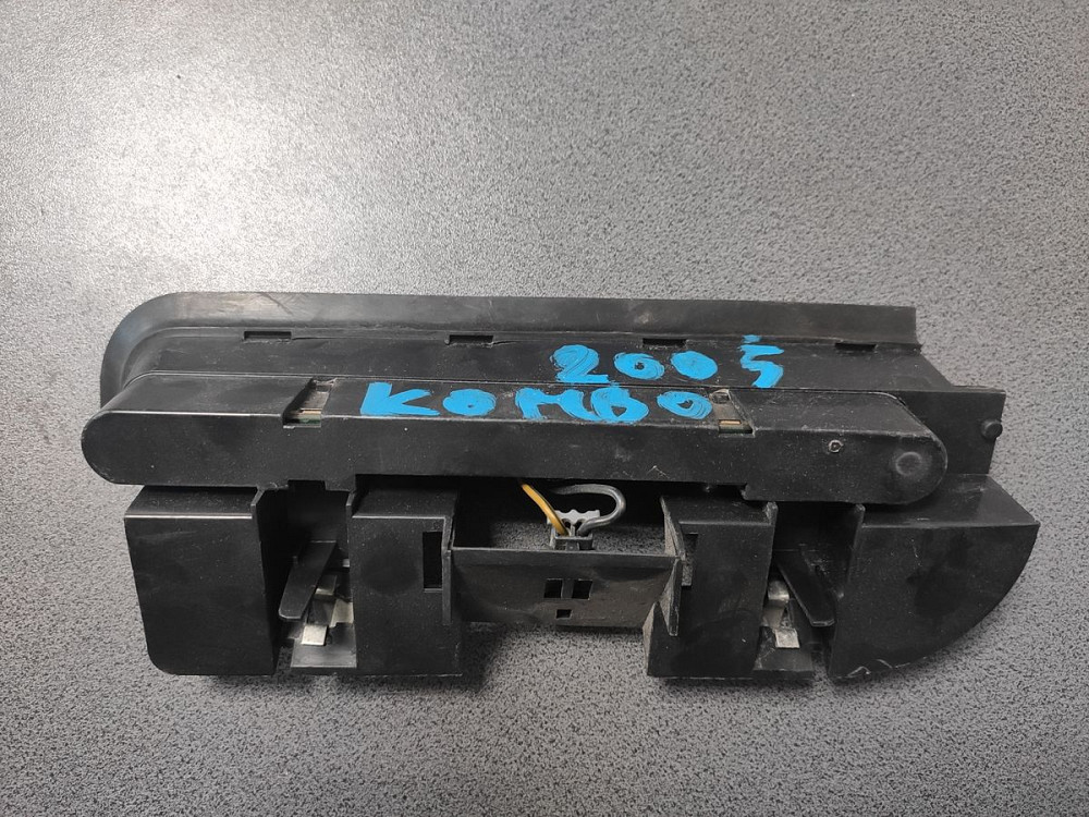 Ліхтар задній лівий (додатковий стоп сигнал) Opel Combo 2001-2011 (09179553) Ковель - фото 4