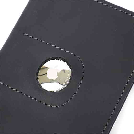 Надійна шкіряна обкладинка на паспорт з утримувачем для Apple AirTag GRANDE PELLE 11620 Чорний Київ