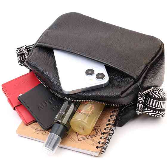 Сумка на одно отделение в классическом цвете из натуральной кожи Vintage 22606 Черная Киев