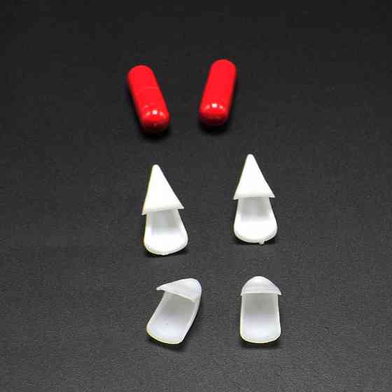 Зуби вампіра та штучна кров one size різнобарвний Київ