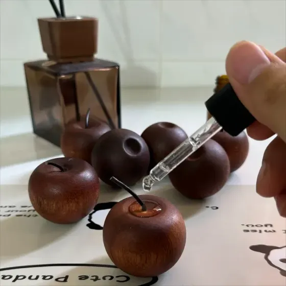 Дерев’яний аромадифузор «Яблуко» – еко-декор і ароматизатор для авто, спальні та дому Київ