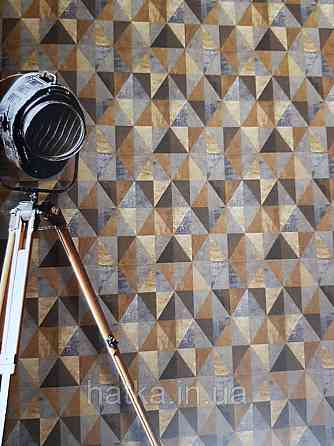 Шпалери флізелінові Decoprint Essentials EE22566 геометричні фігури 3д трикутники золотисті сірі чорні Київ