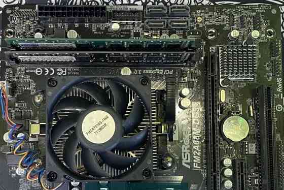 Комплект Материнська Плата 
ASRocK FM2A68M-DG3 Київ