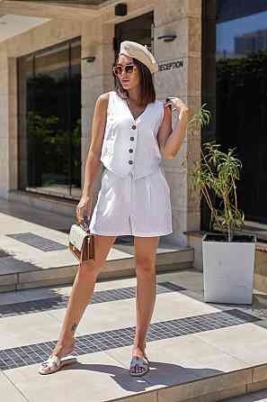 Летний женский костюм жилет с шортами из льна Aspen батал 50-52, Белый Киев